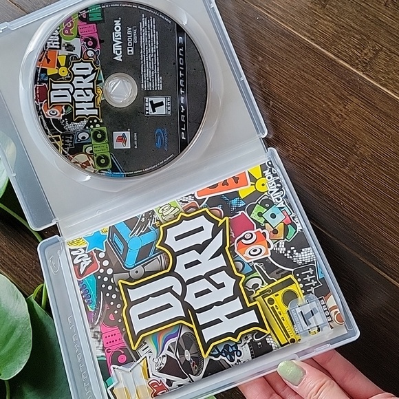 PS3 DJ Hero video game - Picture 3 of 5